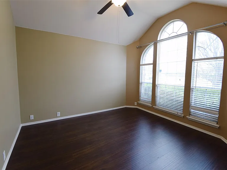 1006 Abigail Dr — Photo 14