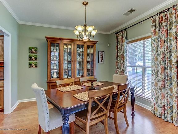 2nd image of 2568 Thousand Oaks Dr