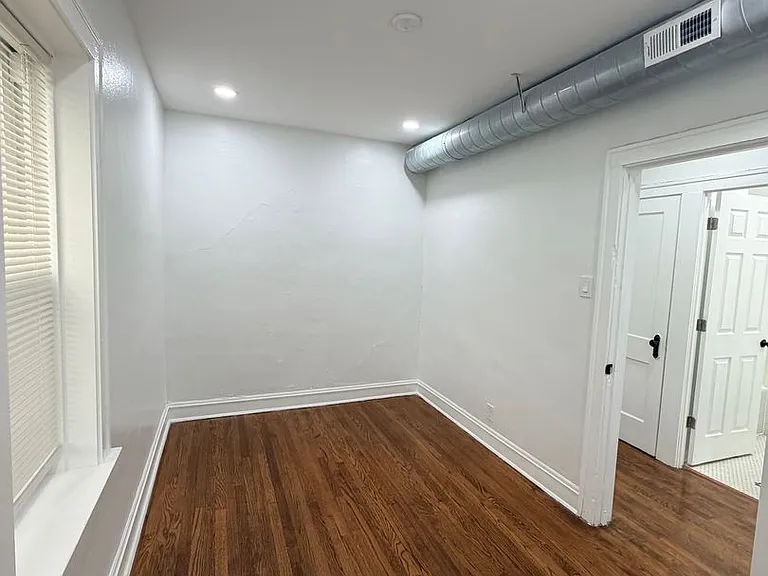 1748 N Keystone Ave — Photo 29