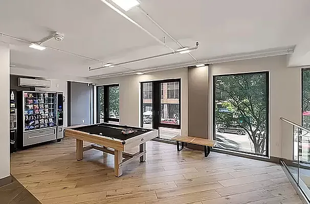 Rented by REAL New York | media 24