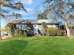 7 Locust St N, Lake Grove, NY 11755