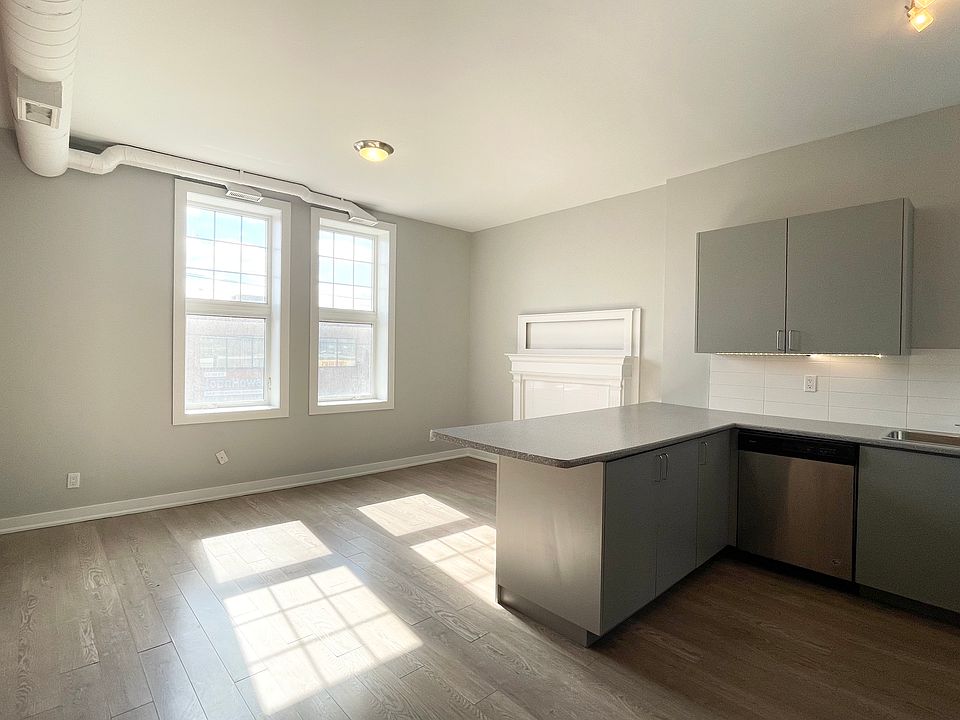 657 Barton St E #302, Hamilton, ON L8L 3A3 | Zillow