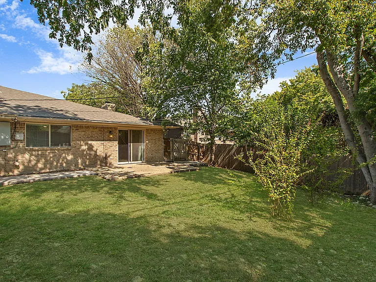 6463 Waverly Way — Photo 26