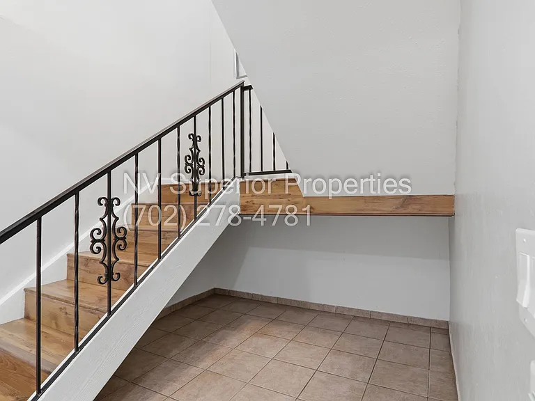2274 E Desert Inn Rd — Photo 16