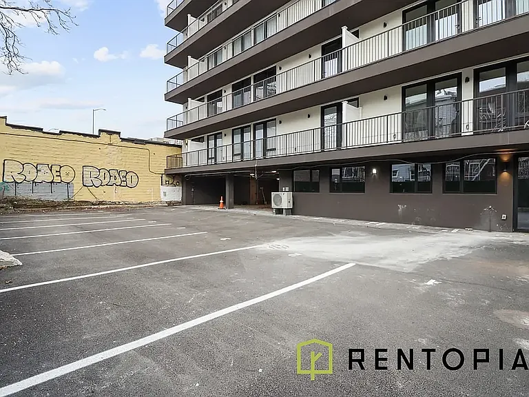 352 Meeker Ave #5L — Photo 13