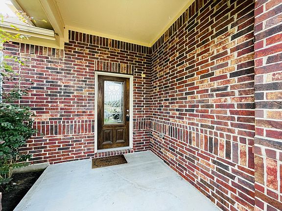 2nd image of 26943 Glacier Creek Dr