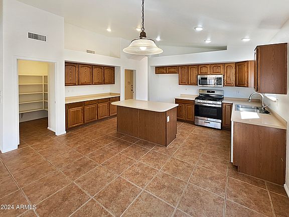 2nd image of 21152 E CALLE DE FLORES --