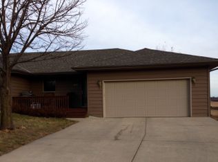 2775 Kalash Rd, Windom, MN 56101