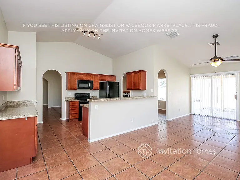 5430 N 79th Dr — Photo 8