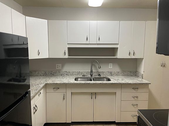 4th image of 292 Emporia Blvd