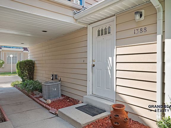 3rd image of 1388 W Ocean Ct