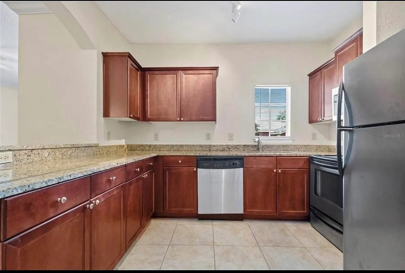 2 bed, 1182 sqft, $2,100 — Photo 2