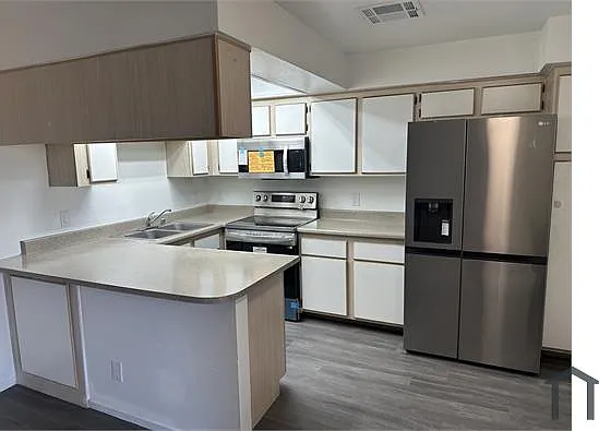 2 bed, 800 sqft, $1,400 — Photo 2