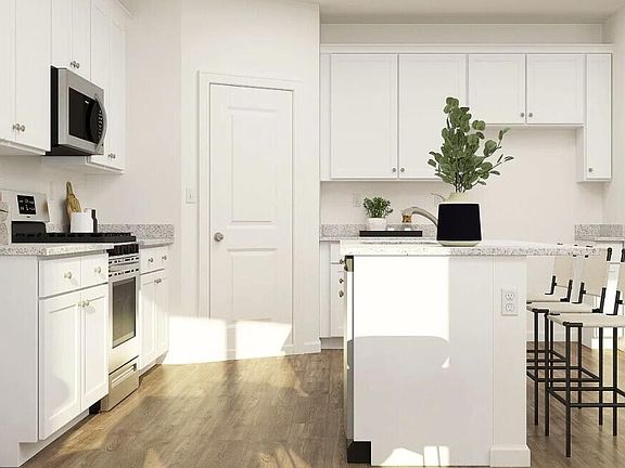 4th image of 38 Buck Creek Ln #101