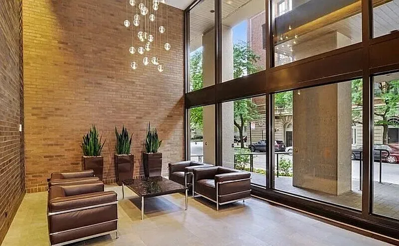 1 bed, 1.0 bath, 808 sqft, $1,634 — Photo 2