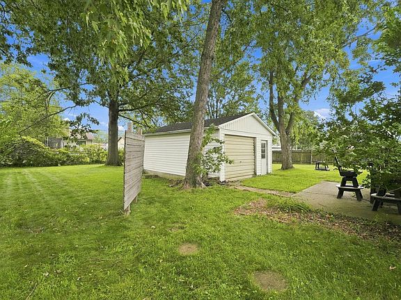 3rd image of 2614 Forest Valley Dr