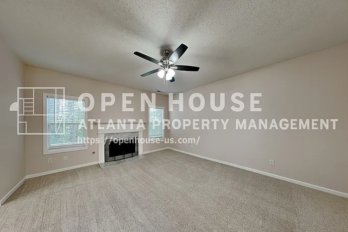 4 bed, 2.5 bath, 1921 sqft, $2,100 — Photo 3