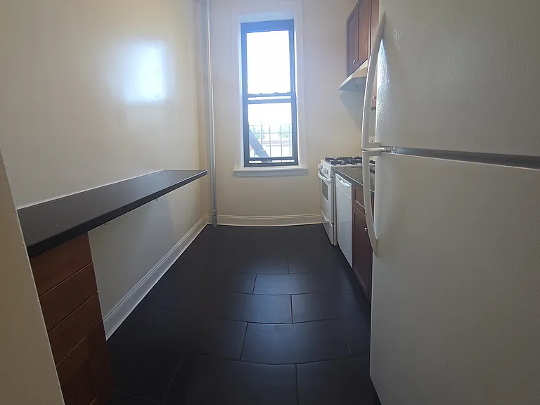 3401 Parsons Blvd #C4 — Photo 6
