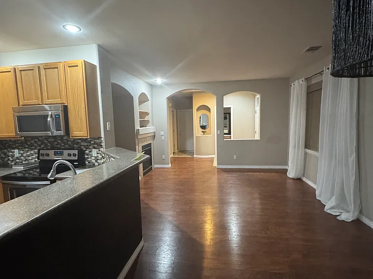 1419 Carlyle Park Cir — Photo 10