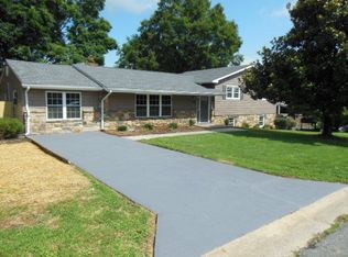 2766 Hillbrook Dr, Roanoke, VA 24018