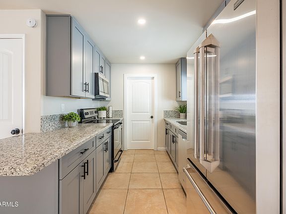 2nd image of 205 E Lee Street
