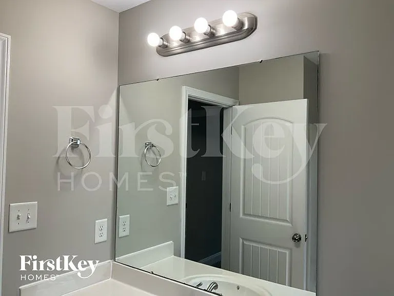 5602 Falkland Dr — Photo 10
