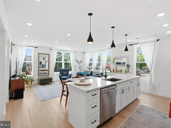 646 Newton Pl NW #203, Washington, DC 20010