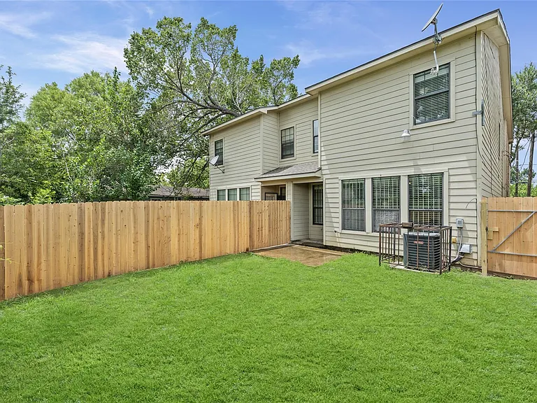 4536 Mallow St #B — Photo 15