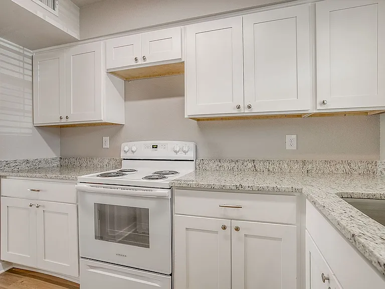 105 SE Gardens Blvd #111 — Photo 11