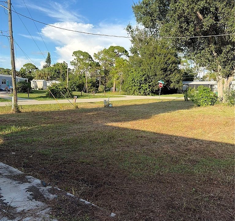 2nd image of 15555 Mango Dr