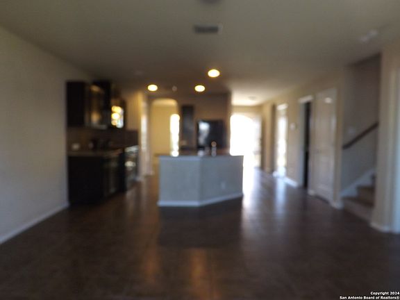 4th image of 6135 Hackberry Pond