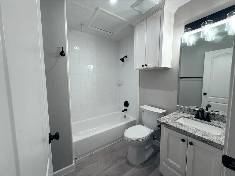 614 Jasper St #B — Photo 10