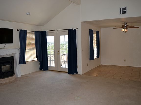 3rd image of 30 Acorn Dr
