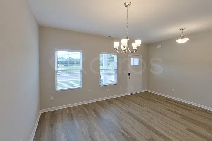5 bed, 2.5 bath, 2459 sqft, $2,395 — Photo 2