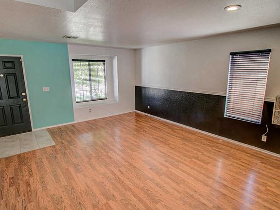 3rd image of 3624 Jasmine Ave