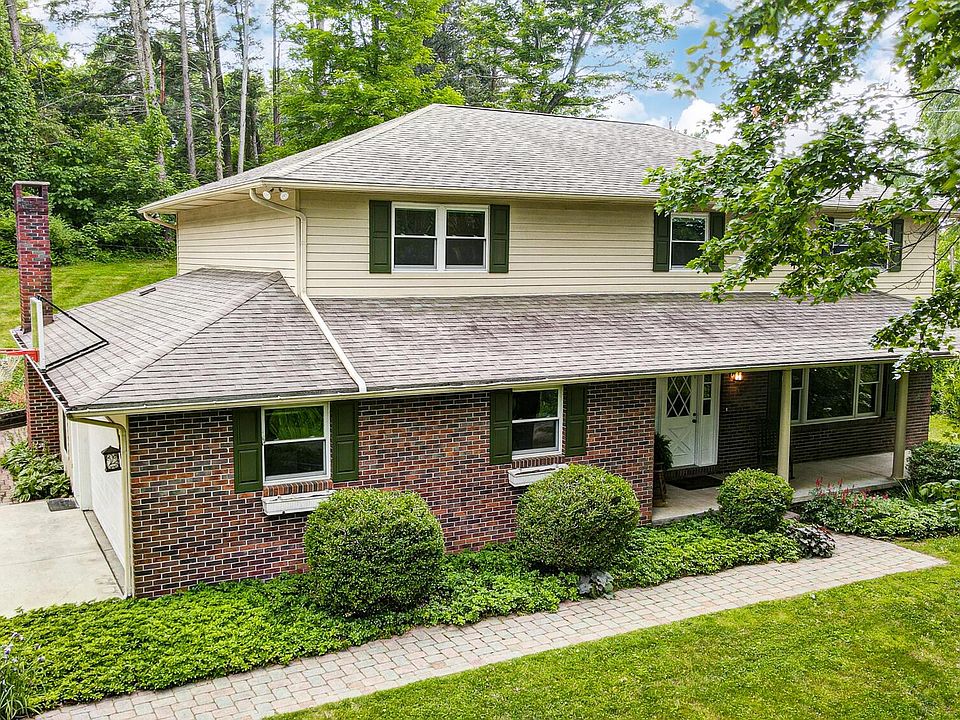 1st image of 122 Spruce Dr