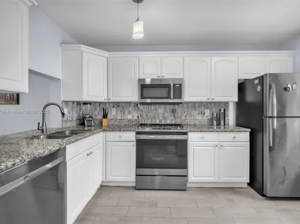 3747 Carambola Cir N #2893, Coconut Creek, FL 33066