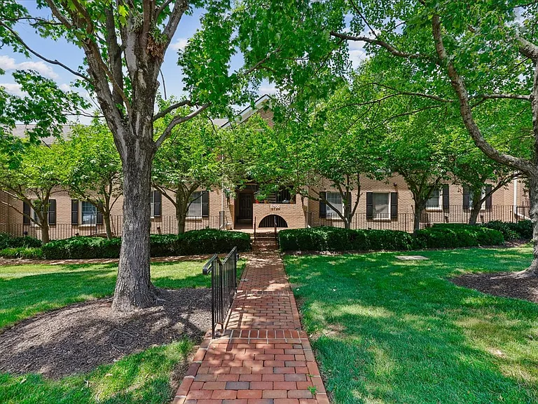 5702 Brewer House Cir #T3-12 — Photo 33