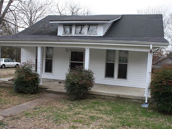 2nd image of 653 Limestone Ave