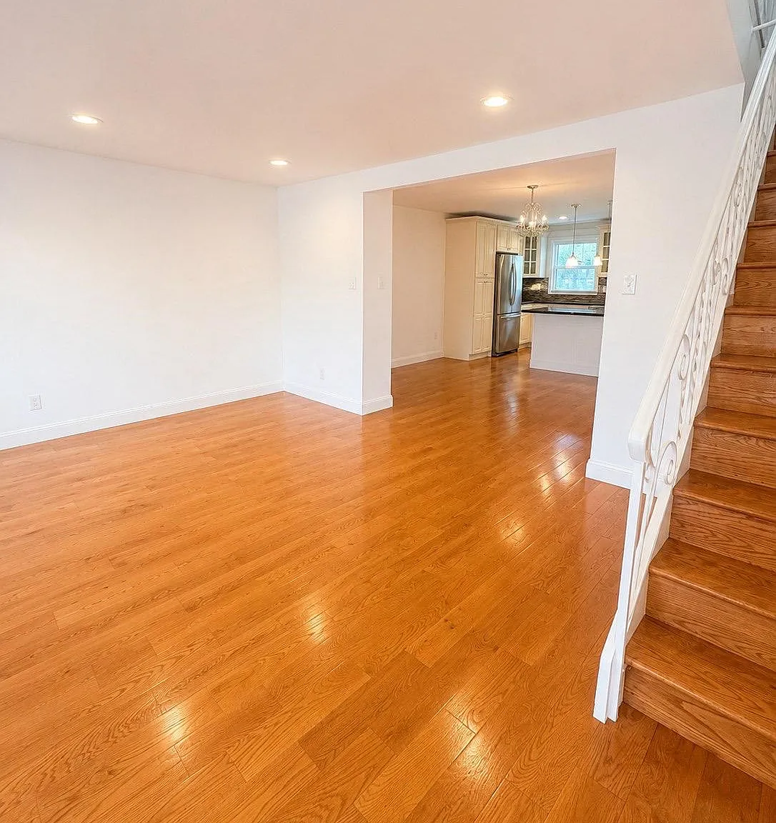 3 bed, 2.5 bath, 1368 sqft, $2,800 — Photo 3