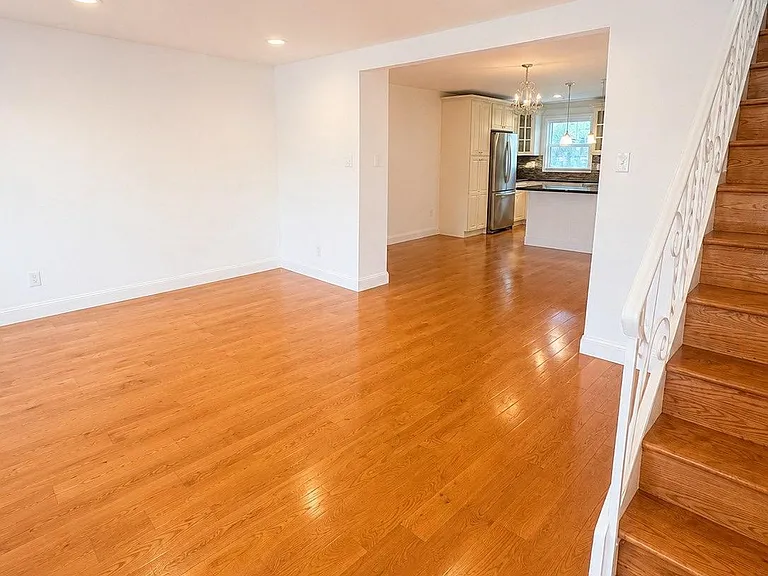 3646 Genesee Dr — Photo 3