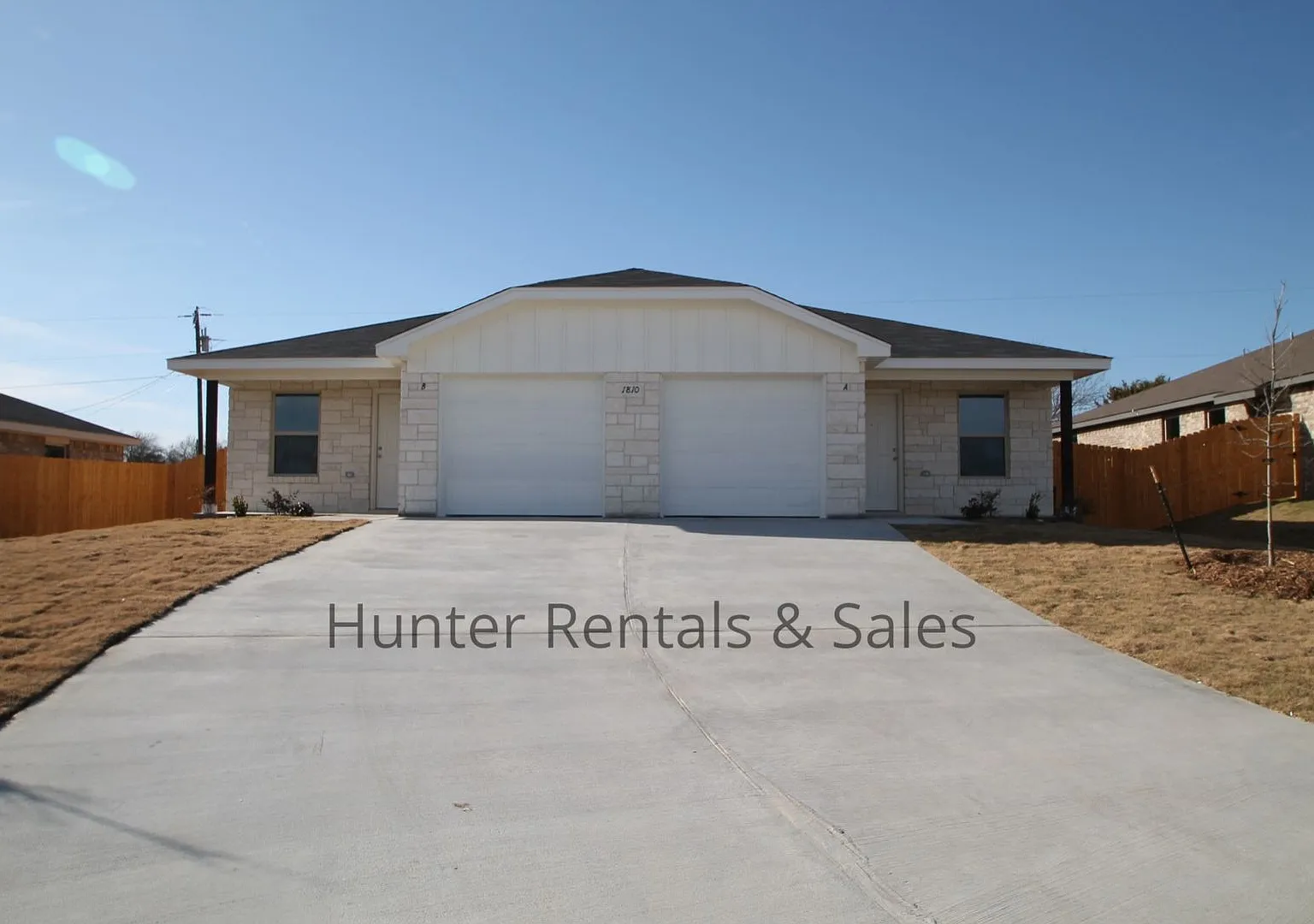 Exceptional 3 Bedroom Heights Duplex — Photo 1