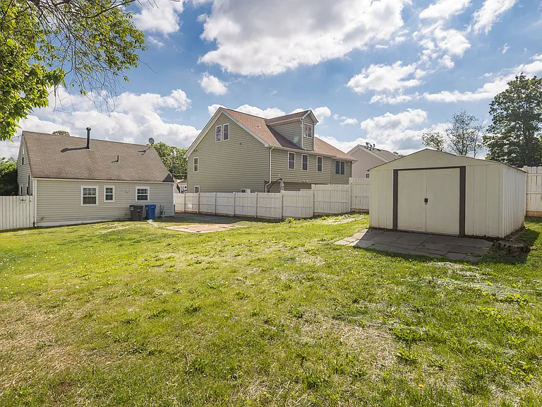 285 Manassas Dr — Photo 17