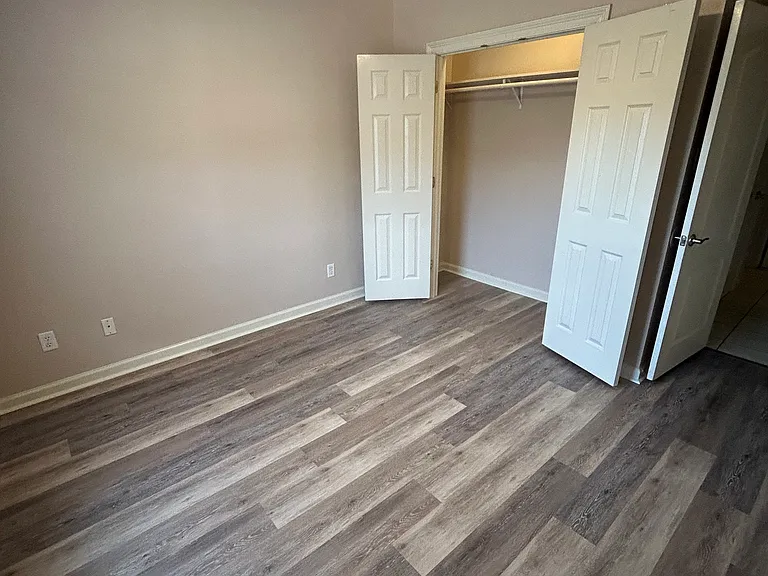 201 Powell Dr #E — Photo 5