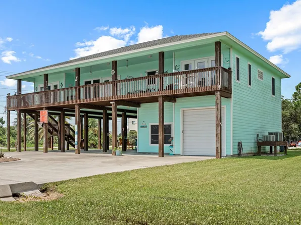 23 Macey St, Port O Connor, TX 77982