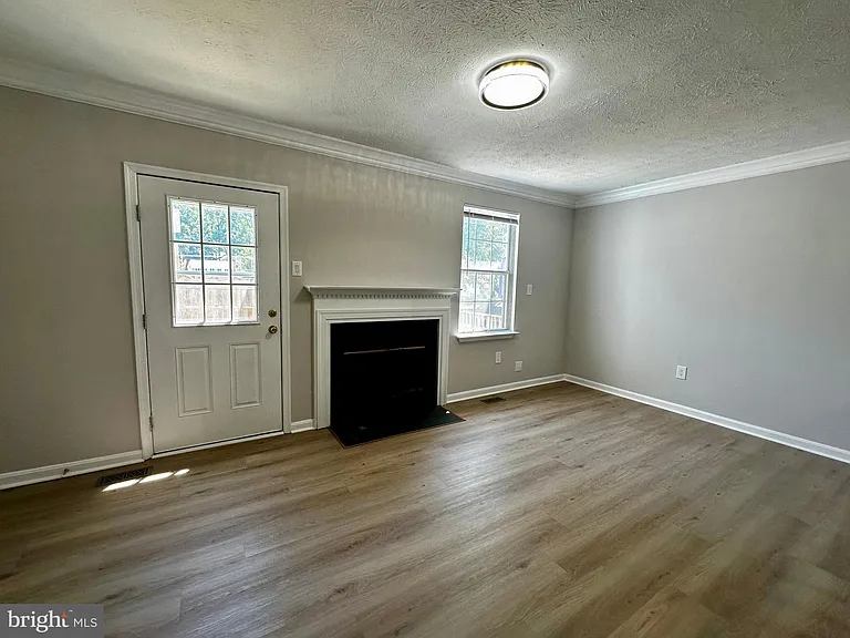 404 Cabin Ct — Photo 16