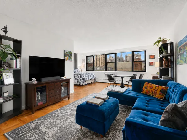 230 East 15th Street image 1 of 11