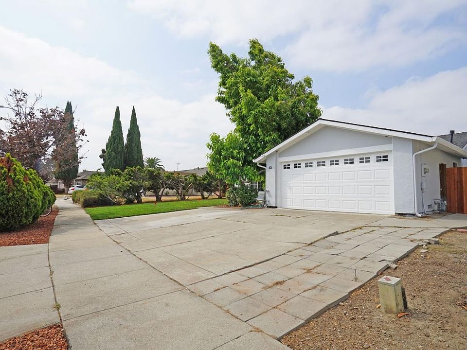 1st image of 1683 Flickinger Ave