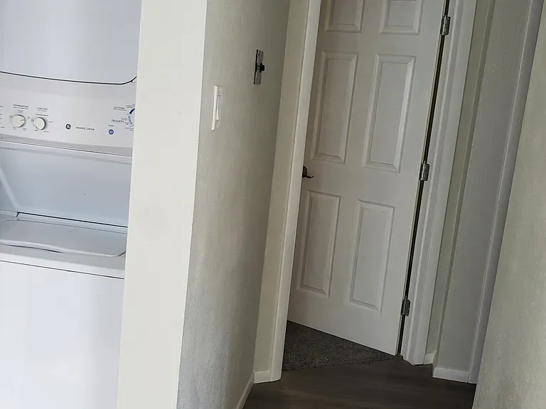 904 Coal Ave SW — Photo 11