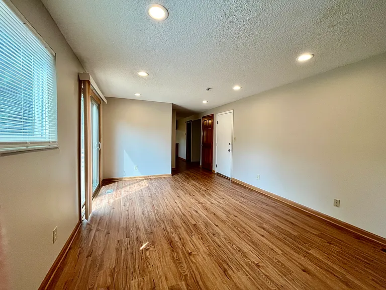 2775 Amana Ct — Photo 9